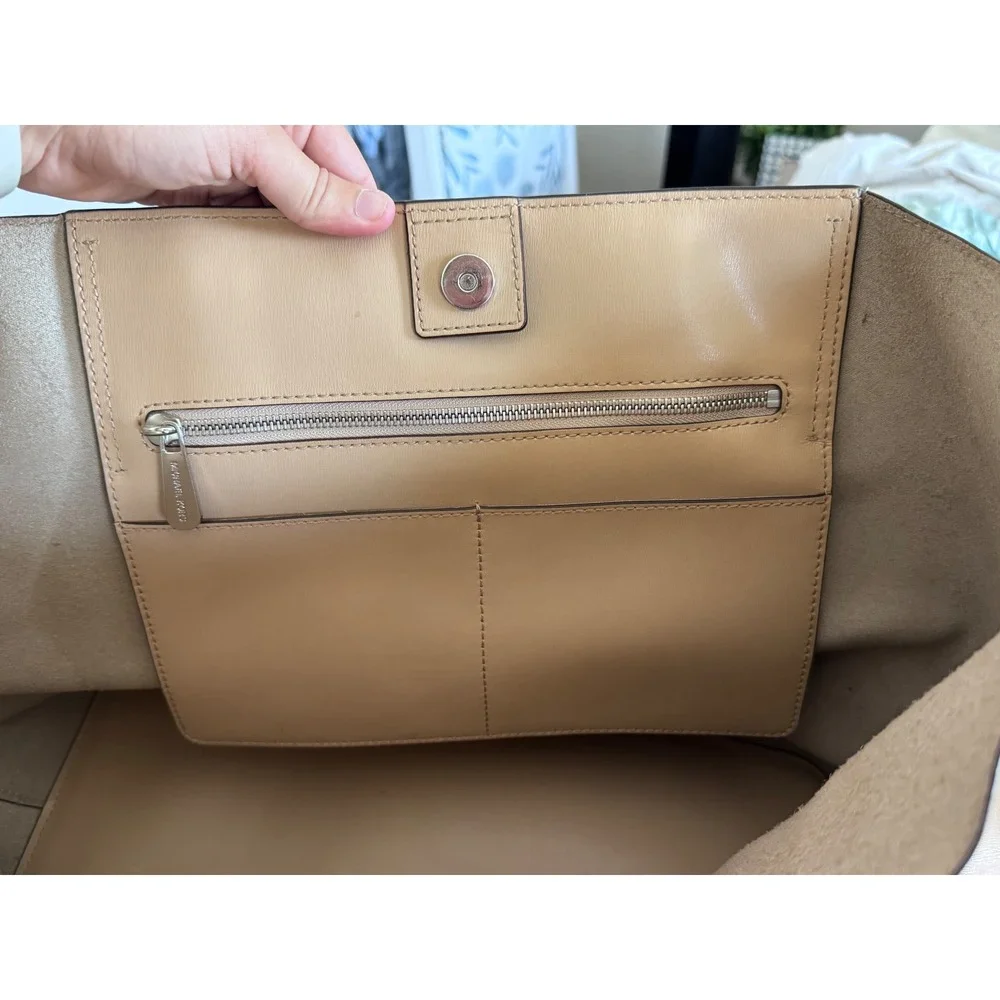 Michael Kors Large Tan Leather Tote Bag Shoulder Carryall Beige Silver Logo